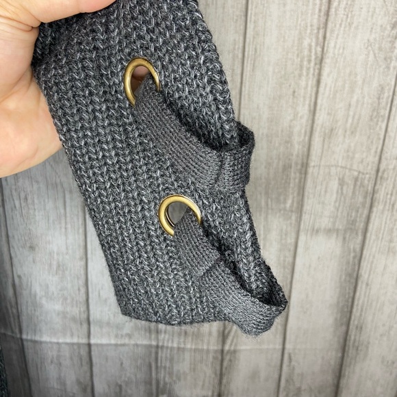 MIRACLE TIE-UP V-NECK SWEATER - Picture 7 of 9